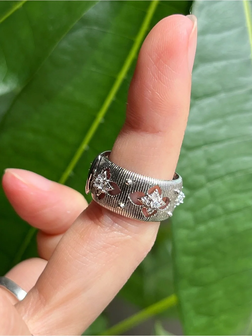 Sterling Silver Floral Cutout Filigree Wide Band Ring w/Accent Stones,adjustable